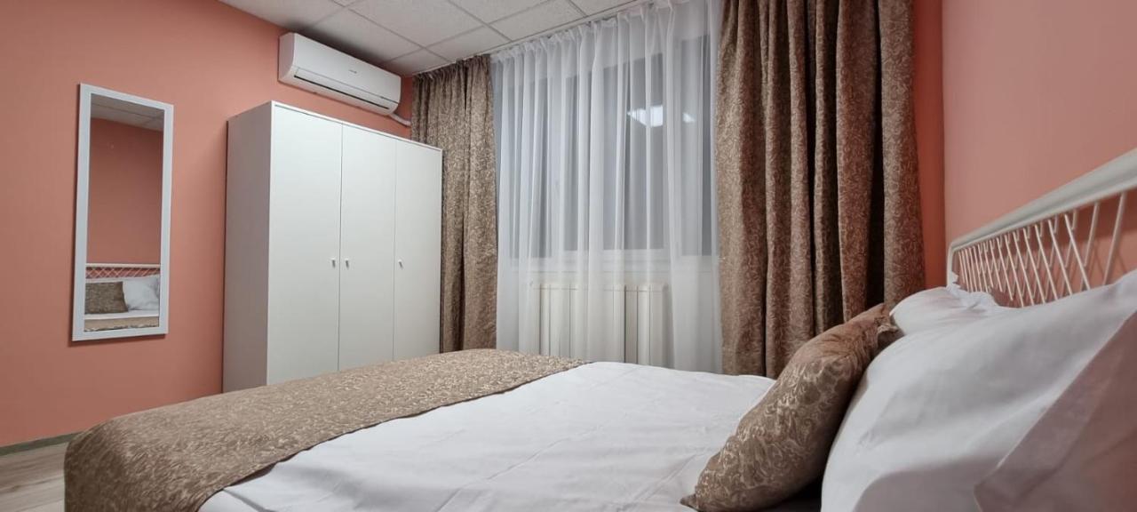 Hostel Citadella Deva Exteriör bild