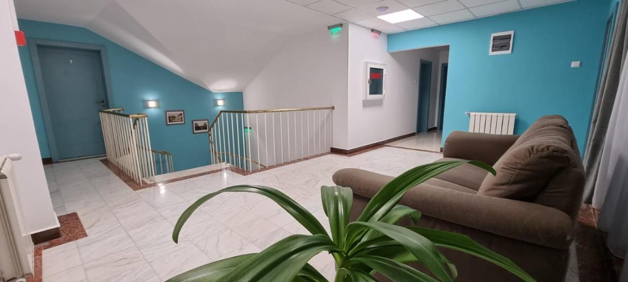 Hostel Citadella Deva Exteriör bild