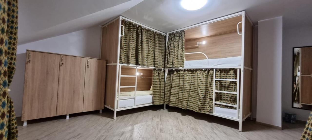 Hostel Citadella Deva Exteriör bild